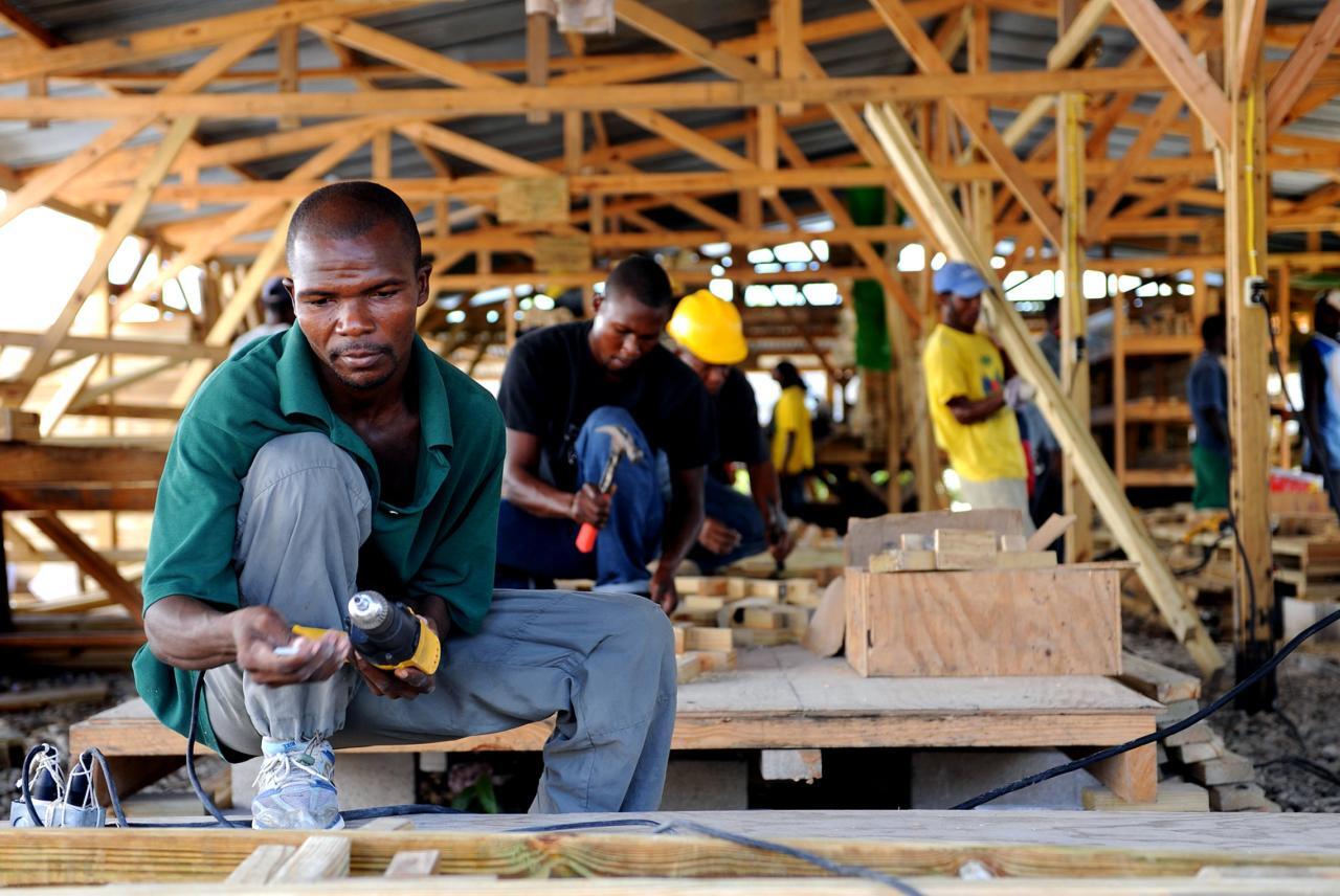 Free picture: preparing, shelter, materials, workers, prepare ... Free picture: preparing, shelter, materials, workers, prepare ...